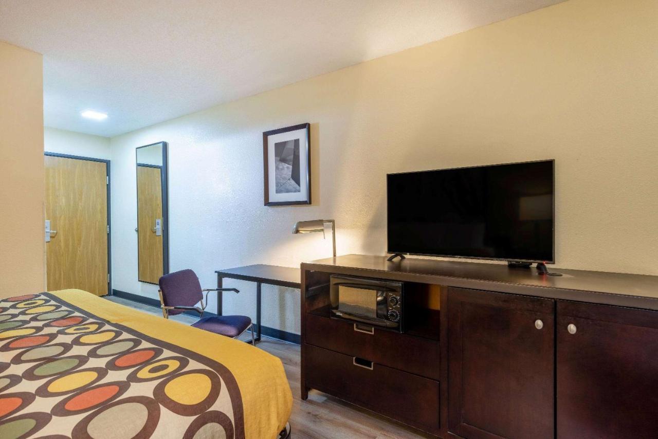 Super 8 By Wyndham El Dorado Hotell Eksteriør bilde
