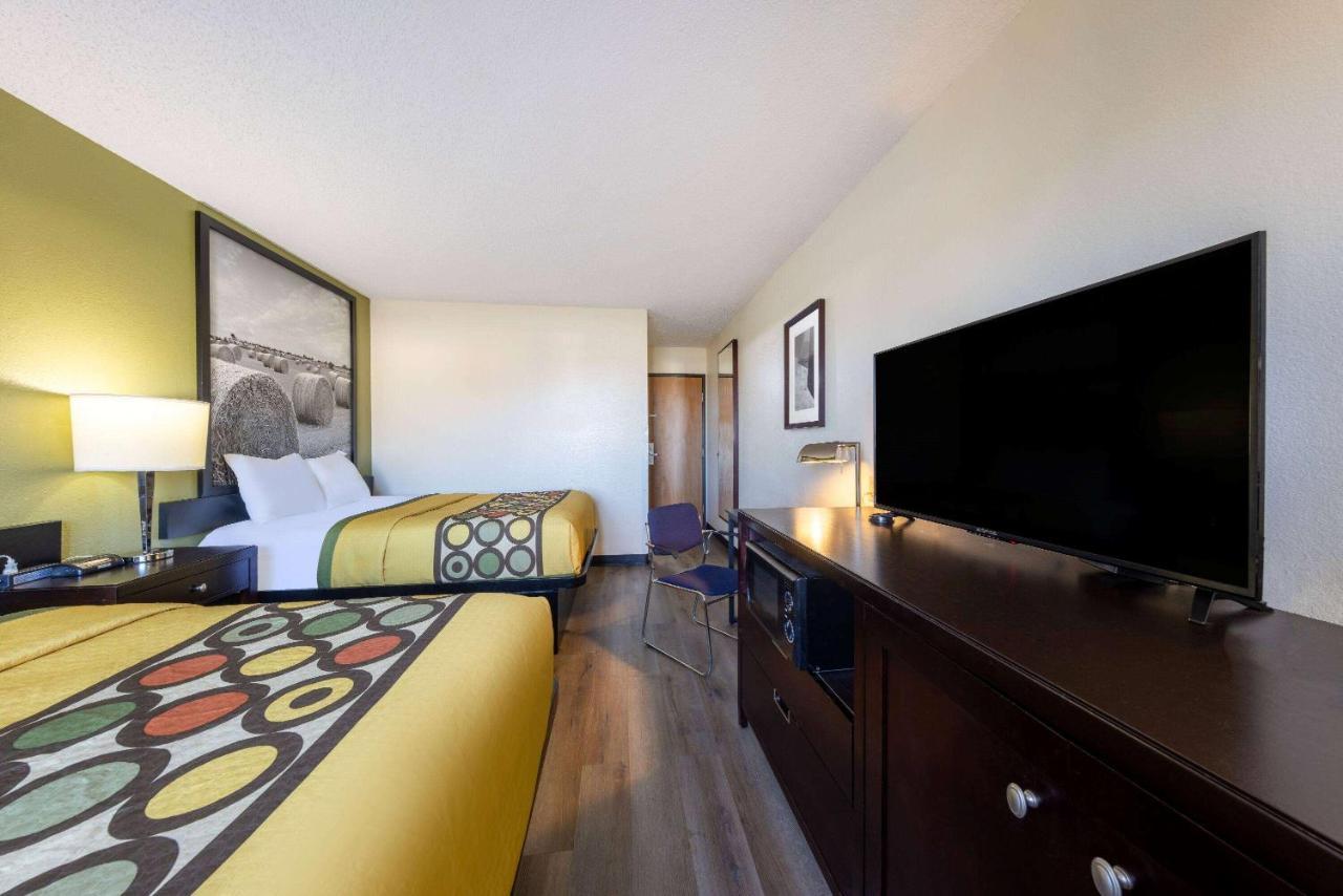 Super 8 By Wyndham El Dorado Hotell Eksteriør bilde